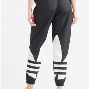 Adidas Large logo, Women’s track pant - Medium